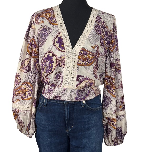 Band of the Free Mirabelle Cream Purple Paisley Lace V Neck Top Size Medium Boho - Picture 1 of 10